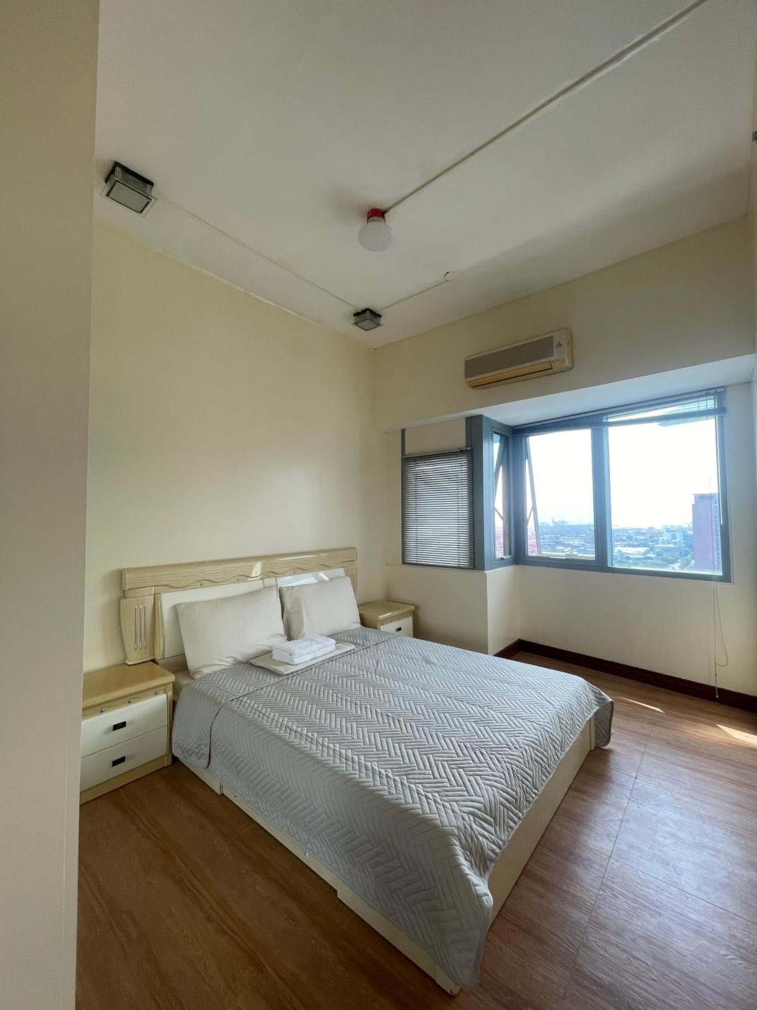 Апартаменты 1Br At Pearl Of The Orient Tower In Front Of Us Embassy Манила Экстерьер фото